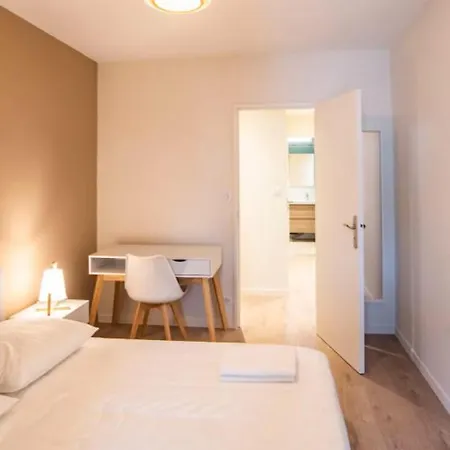 Appartement Envie Lyonnaise Location - 14 Personnes - Terrasse - Wifi Fibre Optic *